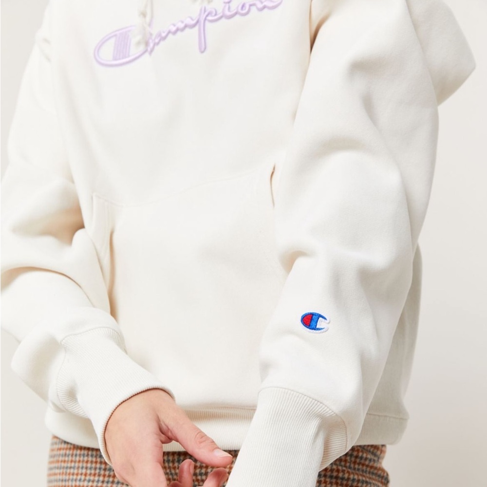 UO Exclusive Champion Reverse Weave Boyfriend Hoodie in Cream/Purple